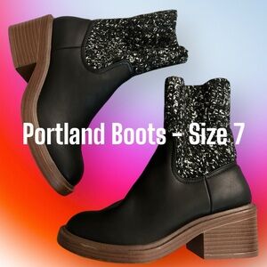 Portland Boots - Size 7